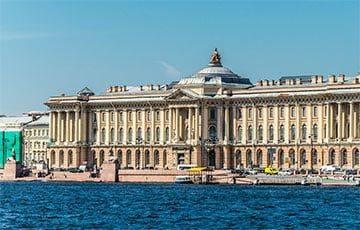 Столица РФ будет временно перенесена в Петербург?