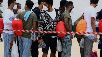 Почти 800 нелегалов высадились на Лампедузе за сутки