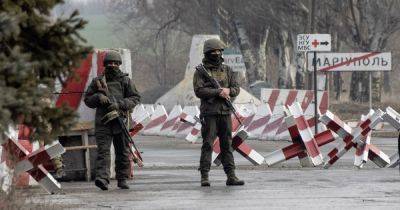 Проверяют на "лояльность к Украине": в Мариуполе оккупанты склоняют подростков к доносам, — ЦНС