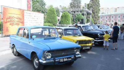 В Душанбе прошел Retro auto & Retro music Fest 2023