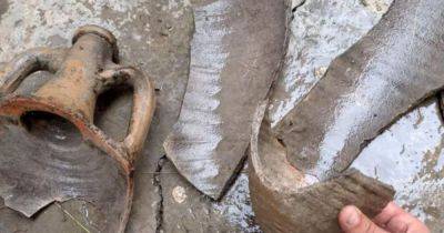 Челюсть мамонта и древнее оружие: что нашли археологи на дне Каховского водохранилища (фото) - focus.ua - Украина - Византия