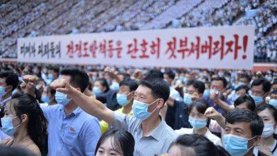 Жители КНДР сообщают о голоде, власти проводят парады против США