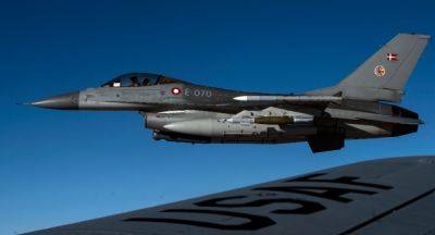 Дания приступила к обучению украинских пилотов на истребителях F-16 – глава Минобороны