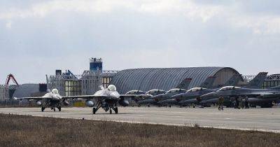 От 6 до 8 месяцев: Дания начала обучение украинских пилотов на F-16