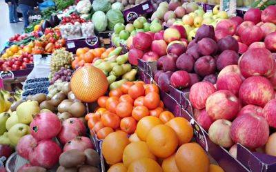 Готовьтесь "штурмовать" полки магазинов: украинцев ждет тотальное падение цен на овощи и фрукты