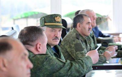 Лукашенко привел армию в полную боевую готовность