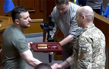 Зеленский присвоил звание Героя Украины командиру зенитчиков, которые сбили 13 «Кинжалов»