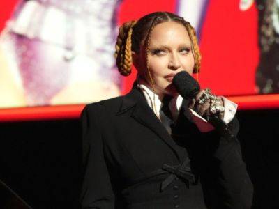 Мадонна попала в больницу из-за "серьезной бактериальной инфекции" - unn.com.ua - Украина - Киев
