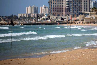 13-летний школьник погиб при купании на пляже Хайфы