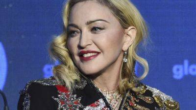 Мадонна попала в реанимацию из-за "серьёзной бактериальной инфекции"