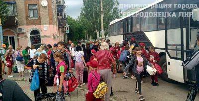 "Осчастливили": В оккупированный Северодонецк вернули детей, которых вывозили на отдых в РФ