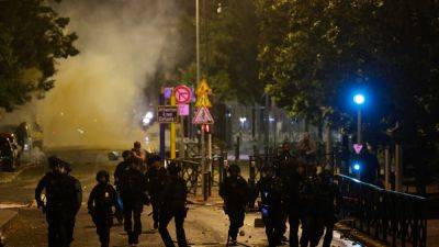 Во Франции вспыхнули беспорядки после убийства подростка полицией