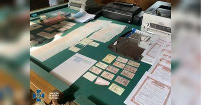 Изготовляли фальшивые паспорта для «легализации» россиян: СБУ ликвидировала подпольную типографию