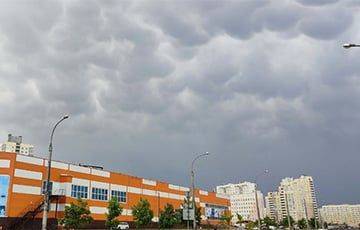 В Минске заметили необычные облака