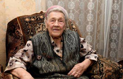 101 год отмечает сегодня участница Великой Отечественной войны Елена Васильевна Дмитриева