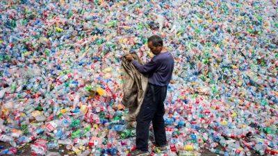 Первоначальный проект глобального договора по пластиковым отходам появится до конца 2024 года