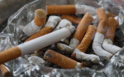 Работница отсудила у бывшего работодателя 35.000 шекелей за пассивное курение на рабочем месте