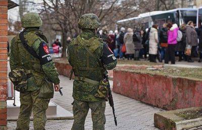 "Хочешь на свободу - плати": На оккупированных территориях россияне проводят аресты граждан с целью получения выкупа