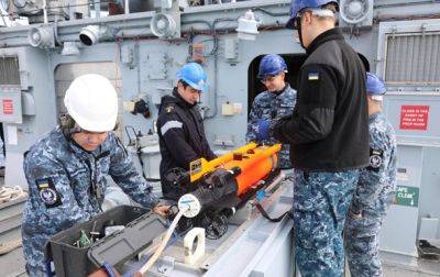 Украинские моряки учатся использовать подводные дроны