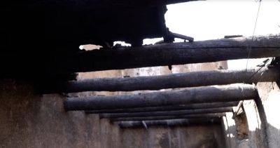 В Муминабаде из-за удара молнии сгорел дом