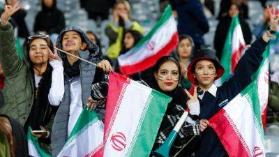 Иранкам впервые с 1979 года разрешили посещать футбольные матчи