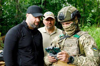 Синегубов съездил на «горячую» Купянщину и поговорил там с военными (видео)