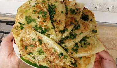 Это гениально и вкусно: рецепт чебуреков из листьев капусты с куриным фаршем