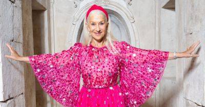 77-летняя Хелен Миррен появилась на красной дорожке в ярко-розовом платье
