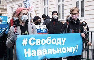 В России на акциях в поддержку Навального задержали 106 человек