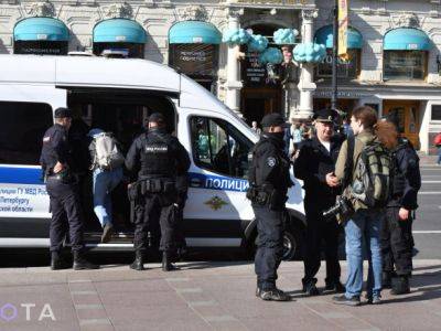 В рф более ста задержанных на акциях в поддержку Навального