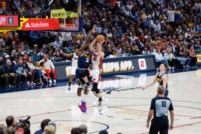 Никола Йокич - Джеймс Батлер - Майами обыграл Денвер и сравнял счет в финальной серии НБА - sportarena.com