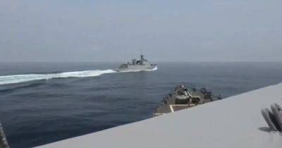 Агрессивный маневр: боевой корабль КНР "подрезал" эсминец ВМС США Chung-Hoon (видео)