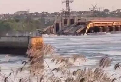 "Прошу собрать документы и вещи": началась эвакуация после подрыва Каховской ГЭС, вода быстро прибывает
