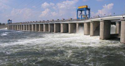 Из-за подрыва дамбы ГЭС в Каховском водохранилище стремительно падает вода, — районная администрация (ВИДЕО)
