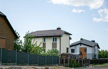Как выглядят и сколько стоят дома в одном из самых респектабельных дачных поселков под Минском