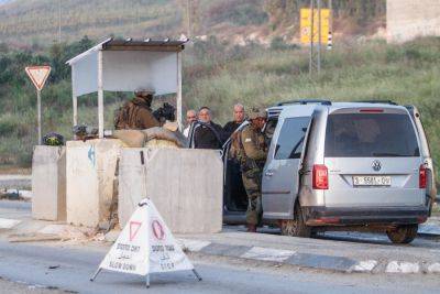 Второй теракт за сутки: израильскую машину обстреляли возле Хавары