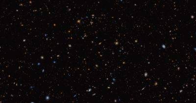 Так выглядят 45 тысяч галактик: NASA показало новый снимок телескопа Уэбб (фото)