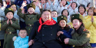 Детская пионерская организация в Северной Корее передала армии ракетные установки