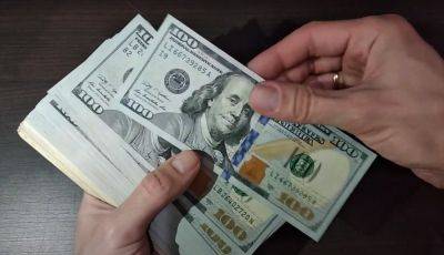 Украинцам выплатят по 5 тысяч долларов: колоссальная денежная поддержка от Канады