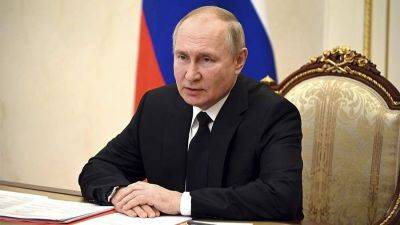 Путин поблагодарил бизнесменов за работу по преодолению последствий санкций
