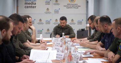 Зеленский провел совещание в Херсонской области по ликвидации последствий затопления