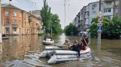 Россияне обстреливают Херсон, пока в городе идет эвакуация