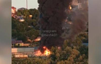 В РФ заявили о пожаре на железнодорожной станции: горят цистерны с горючим