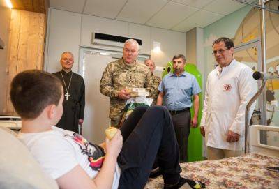 Сергей Наев посетил детские больницы – фото и детали визита