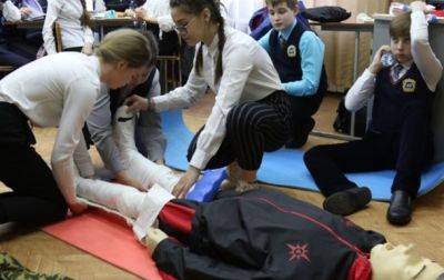 В Луганской области оккупанты будут готовить медсестер из школьниц - ОВА