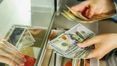 Доллар взбесился: субботний курс валют в обменках и банках ошарашил украинцев