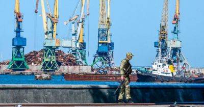 В порту Бердянска россияне круглосуточно сжигают тела оккупантов без идентификации и учета