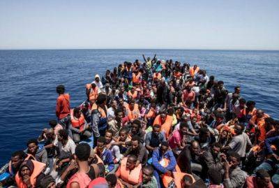 По меньшей мере 300 мигрантов пропали без вести в море вблизи Канарских островов