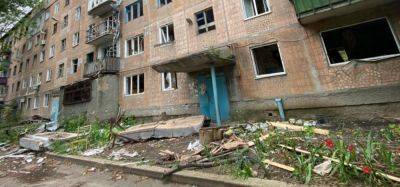 Под атакой оказались жилые дома, магазин и банк: россияне нанесли новые разрушительные удары, кадры