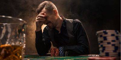 Британец, проигравший в казино почти $500 000, объясняет зачем нужен реестр лудоманов. В Украине такая система уже работает